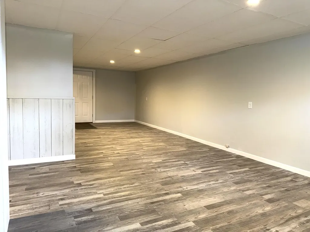 213 Scottsdale Road Newport City VT 05855