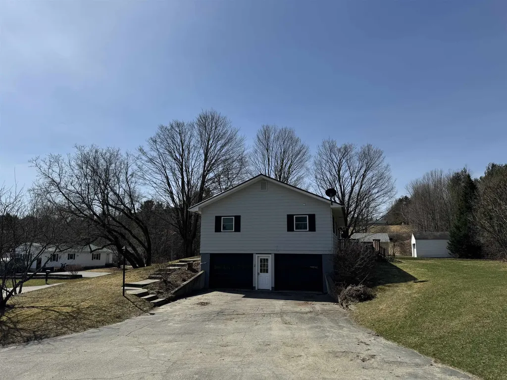 213 Scottsdale Road Newport City VT 05855