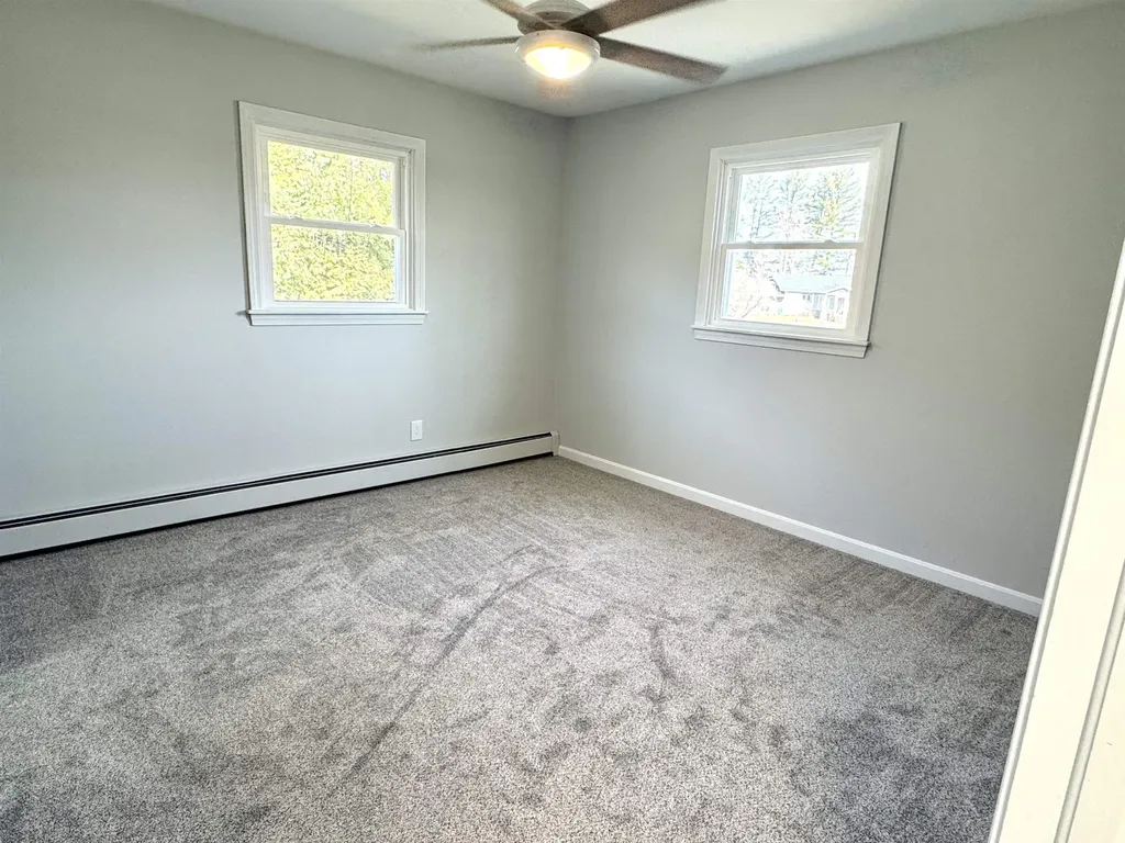 213 Scottsdale Road Newport City VT 05855