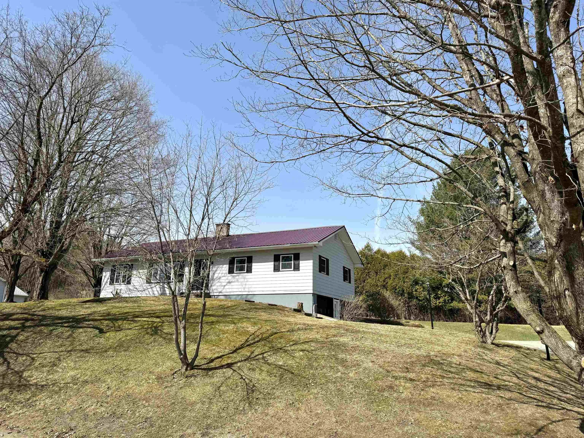 213 Scottsdale Road Newport City VT 05855