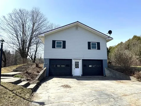 213 Scottsdale Road Newport City VT 05855