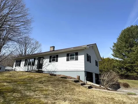 213 Scottsdale Road Newport City VT 05855