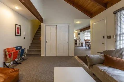 61 E Country Club Road Dover VT 05356-0527