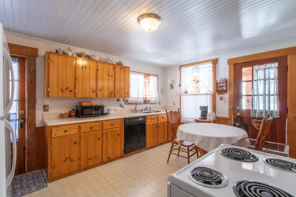 77 Maple Street Brighton VT 05846