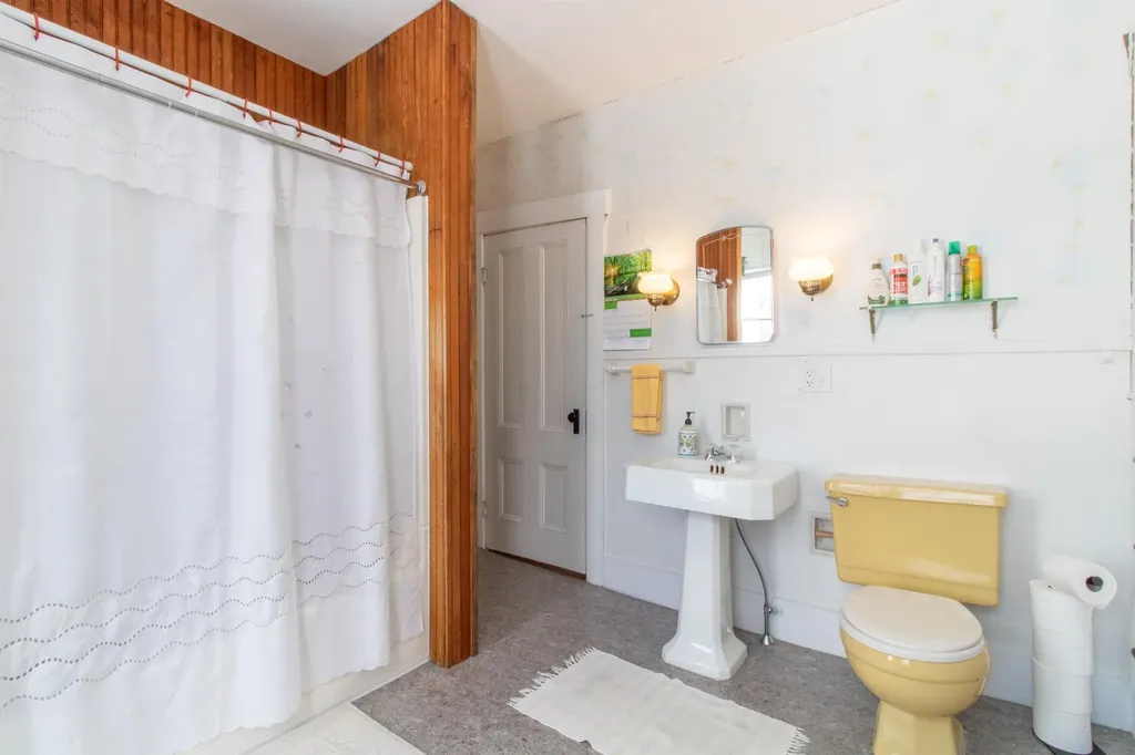 77 Maple Street Brighton VT 05846