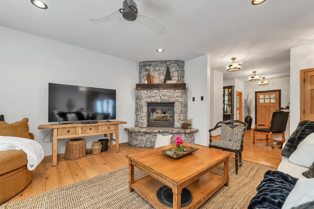 42 Farm Road Moultonborough NH 03254