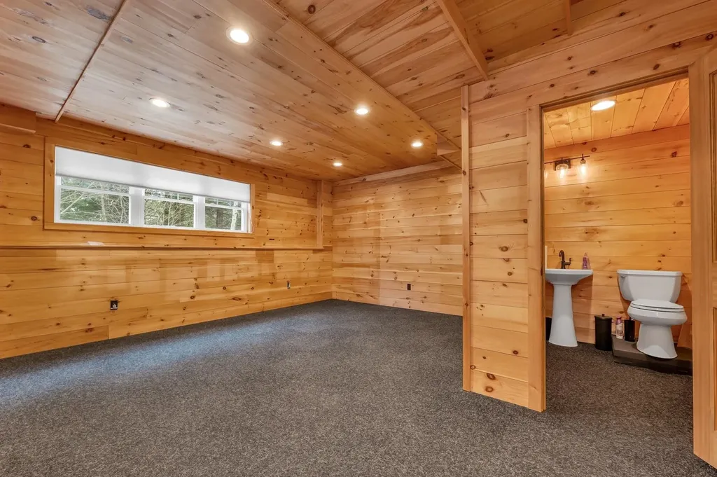 42 Farm Road Moultonborough NH 03254