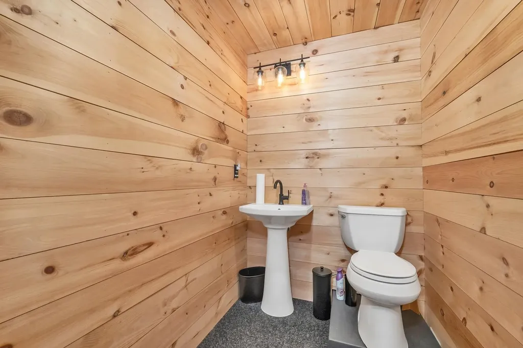 42 Farm Road Moultonborough NH 03254