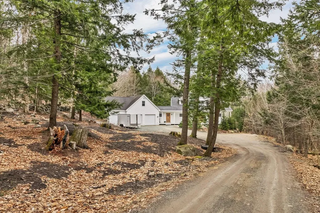 42 Farm Road Moultonborough NH 03254