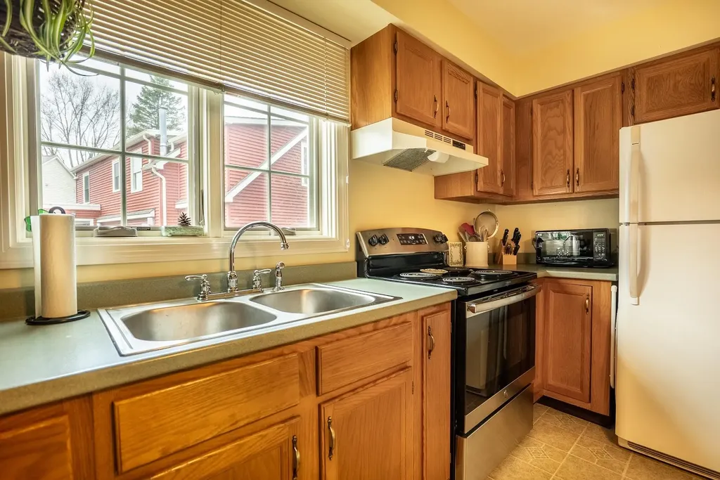 9 Dover Street South Burlington VT 05403