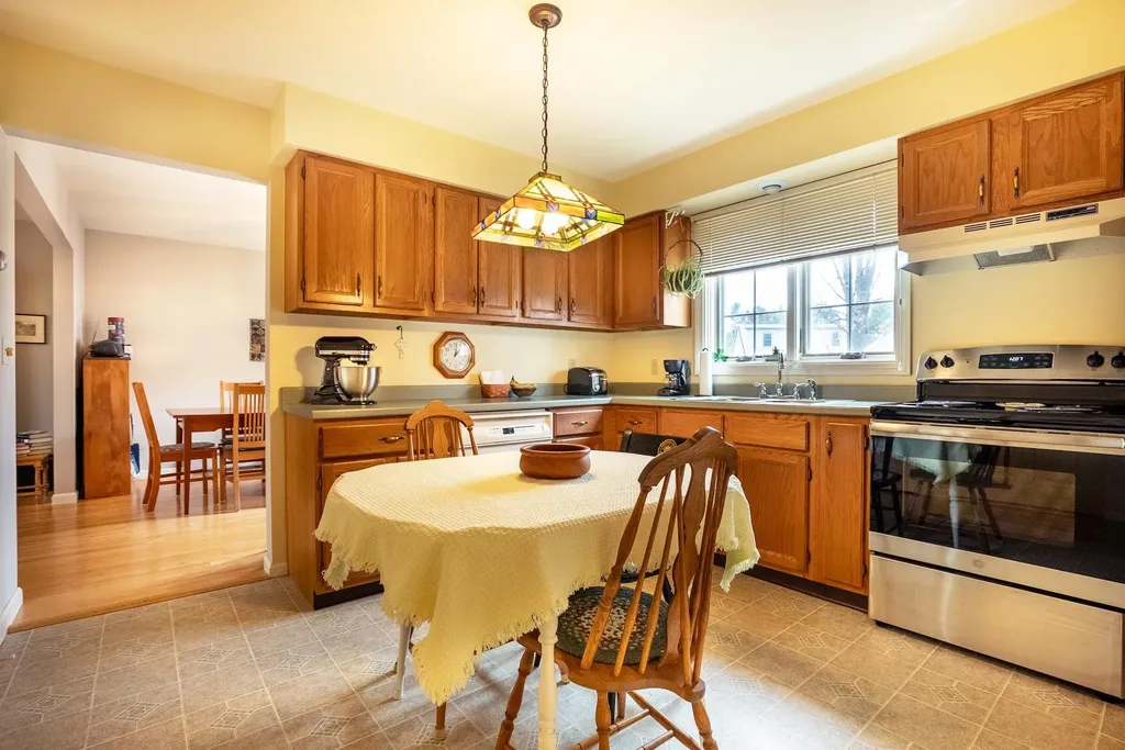 9 Dover Street South Burlington VT 05403