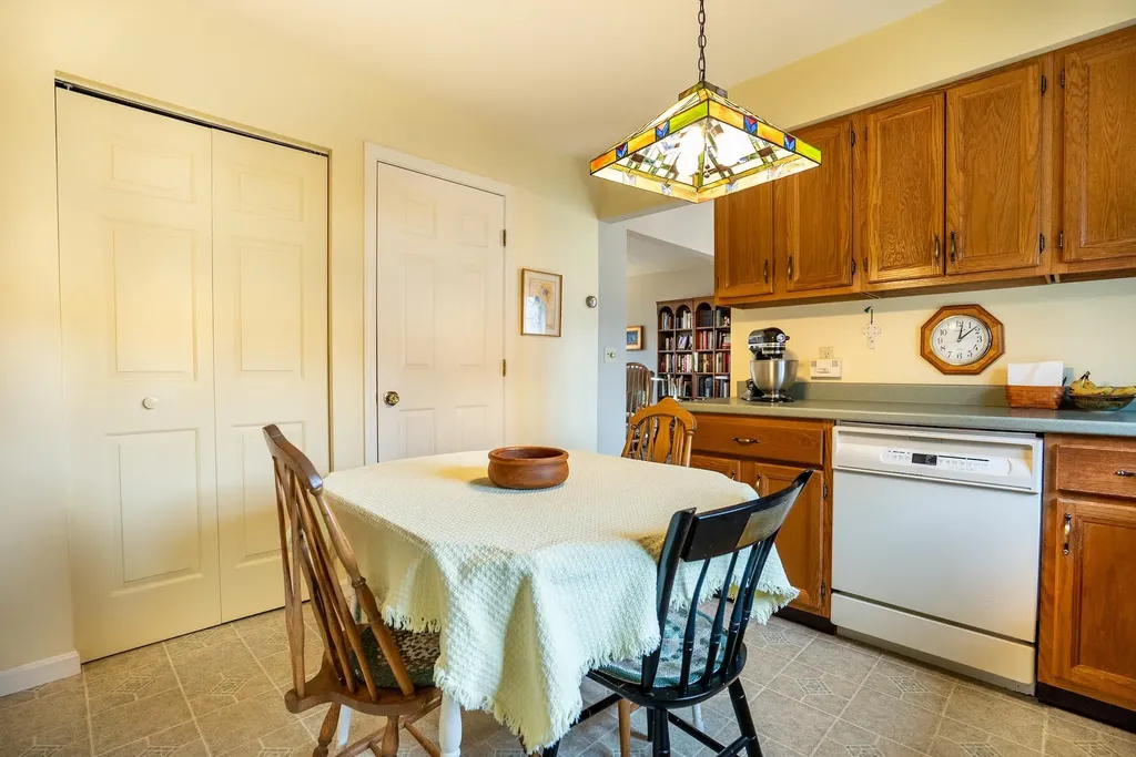 9 Dover Street South Burlington VT 05403