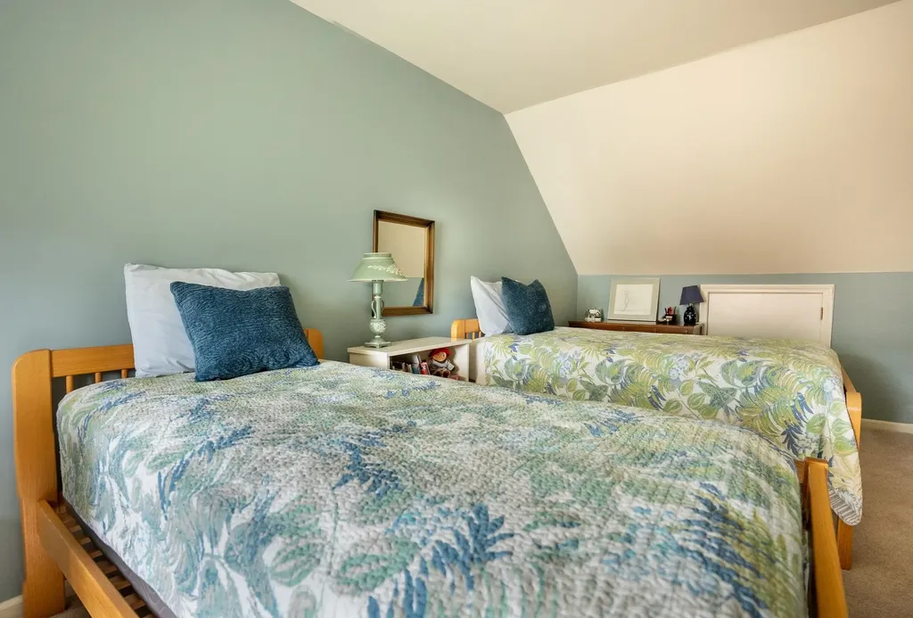 9 Dover Street South Burlington VT 05403