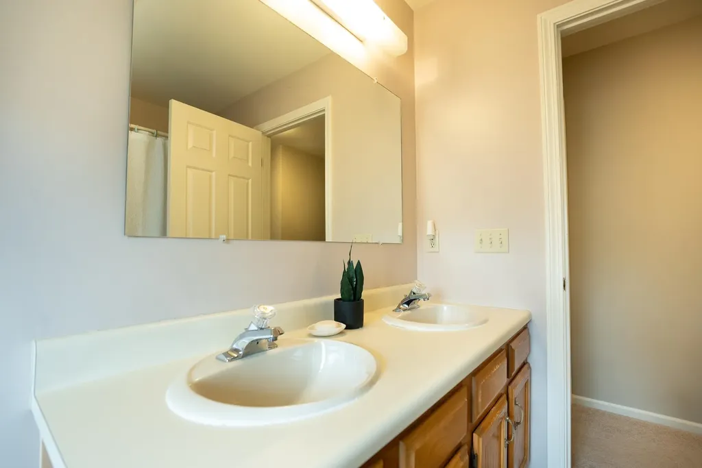 9 Dover Street South Burlington VT 05403