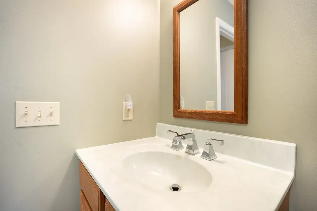 9 Dover Street South Burlington VT 05403