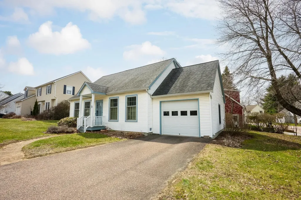 9 Dover Street South Burlington VT 05403