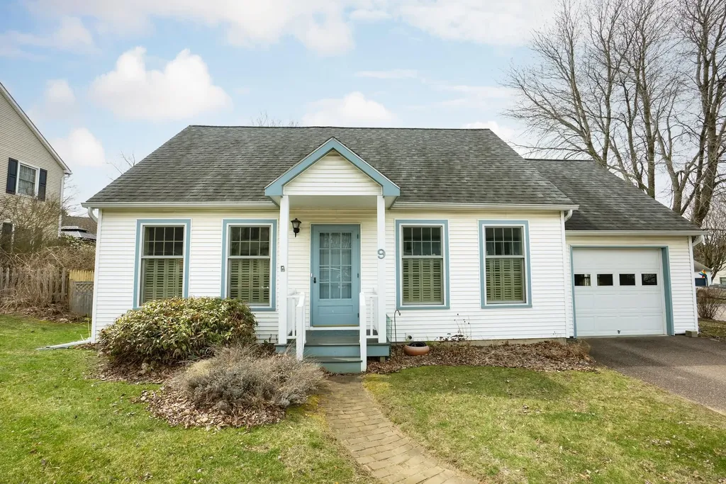 9 Dover Street South Burlington VT 05403