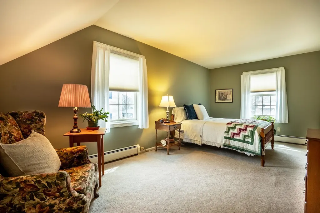 9 Dover Street South Burlington VT 05403