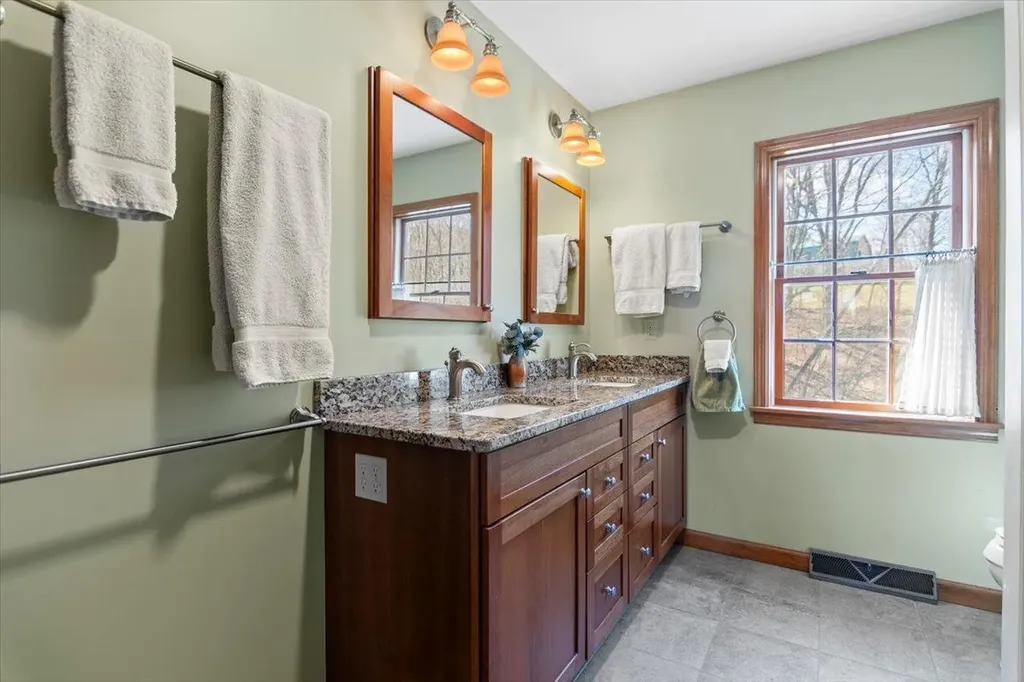 214 South End Road Mount Tabor VT 05253