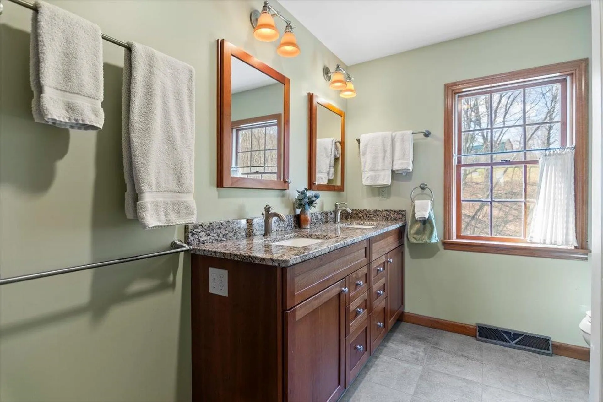 214 South End Road Mount Tabor VT 05253