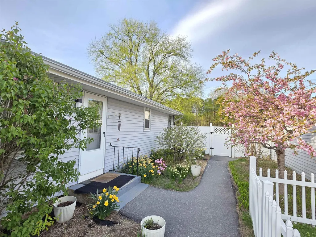 304 Pembroke Street Pembroke NH 03275