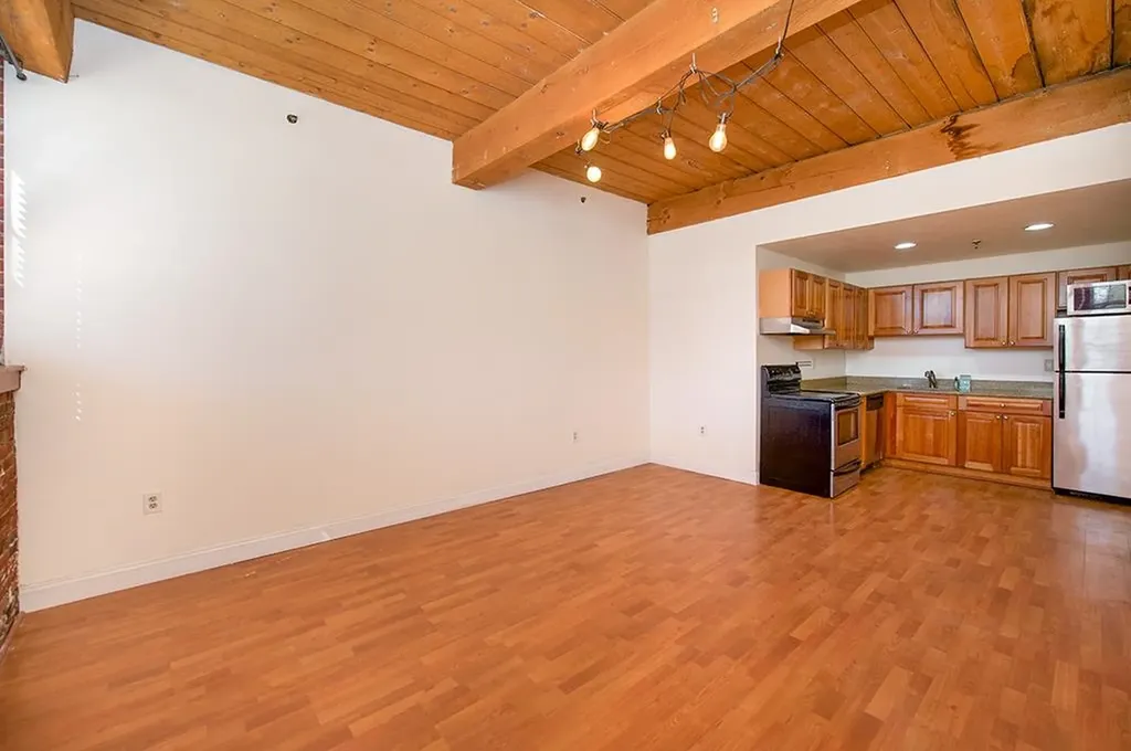 335 Cypress Street Manchester NH 03103