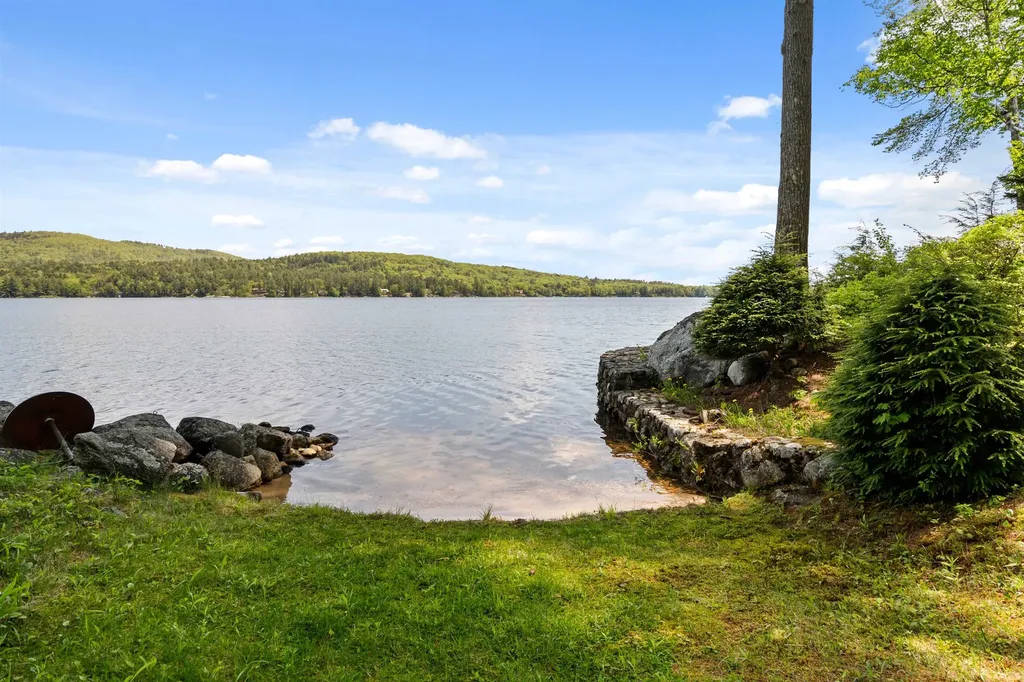 475 Bunker Road New London NH 03257