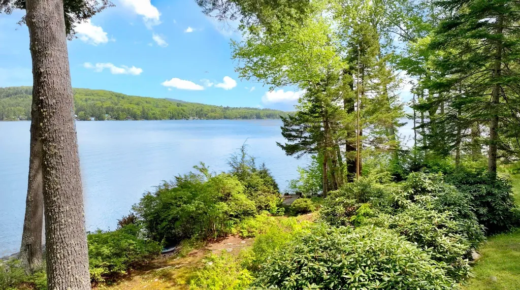 475 Bunker Road New London NH 03257