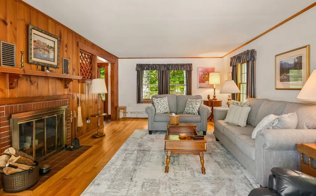 475 Bunker Road New London NH 03257