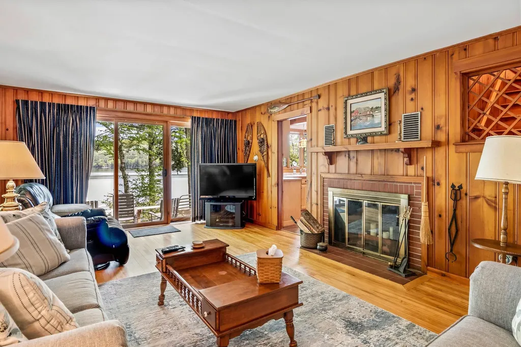 475 Bunker Road New London NH 03257