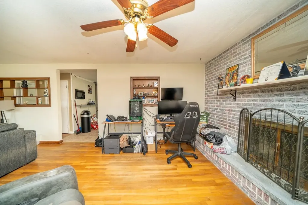 2 Gregoire Street Derry NH 03038