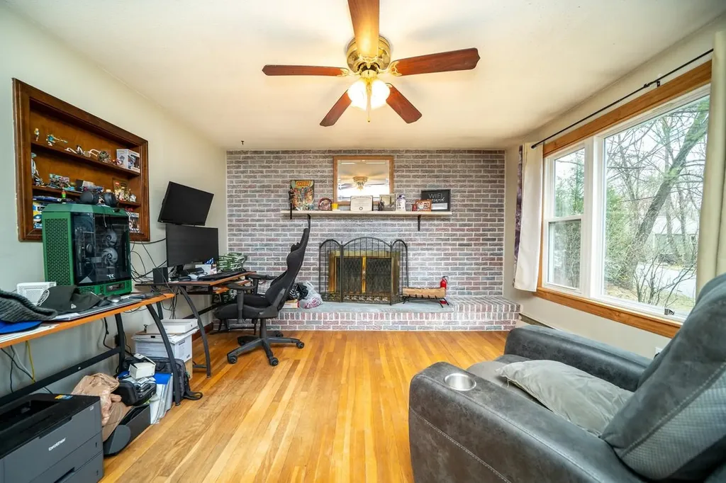 2 Gregoire Street Derry NH 03038