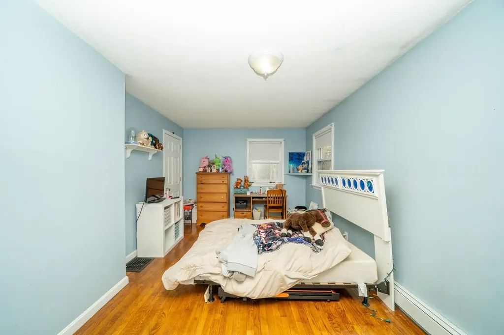 2 Gregoire Street Derry NH 03038