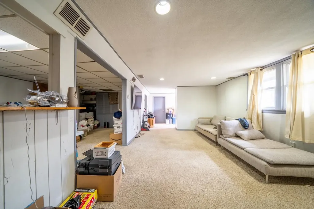 2 Gregoire Street Derry NH 03038