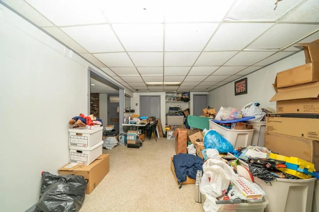 2 Gregoire Street Derry NH 03038