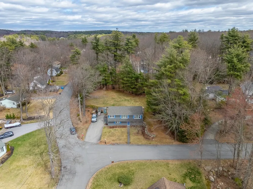 2 Gregoire Street Derry NH 03038