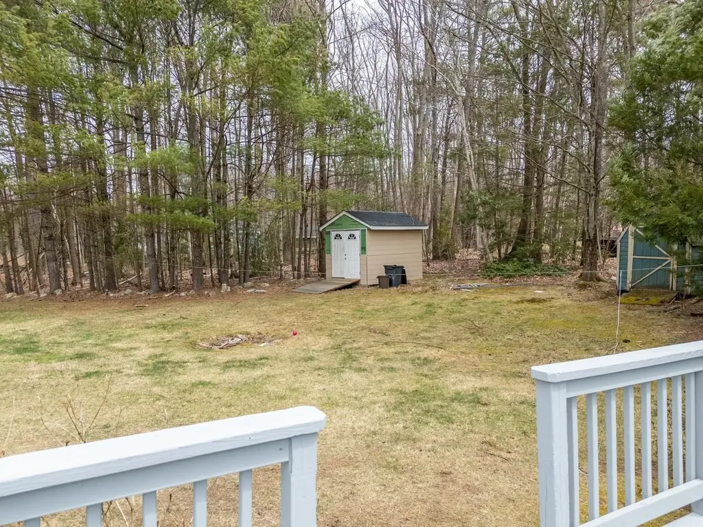 2 Gregoire Street Derry NH 03038