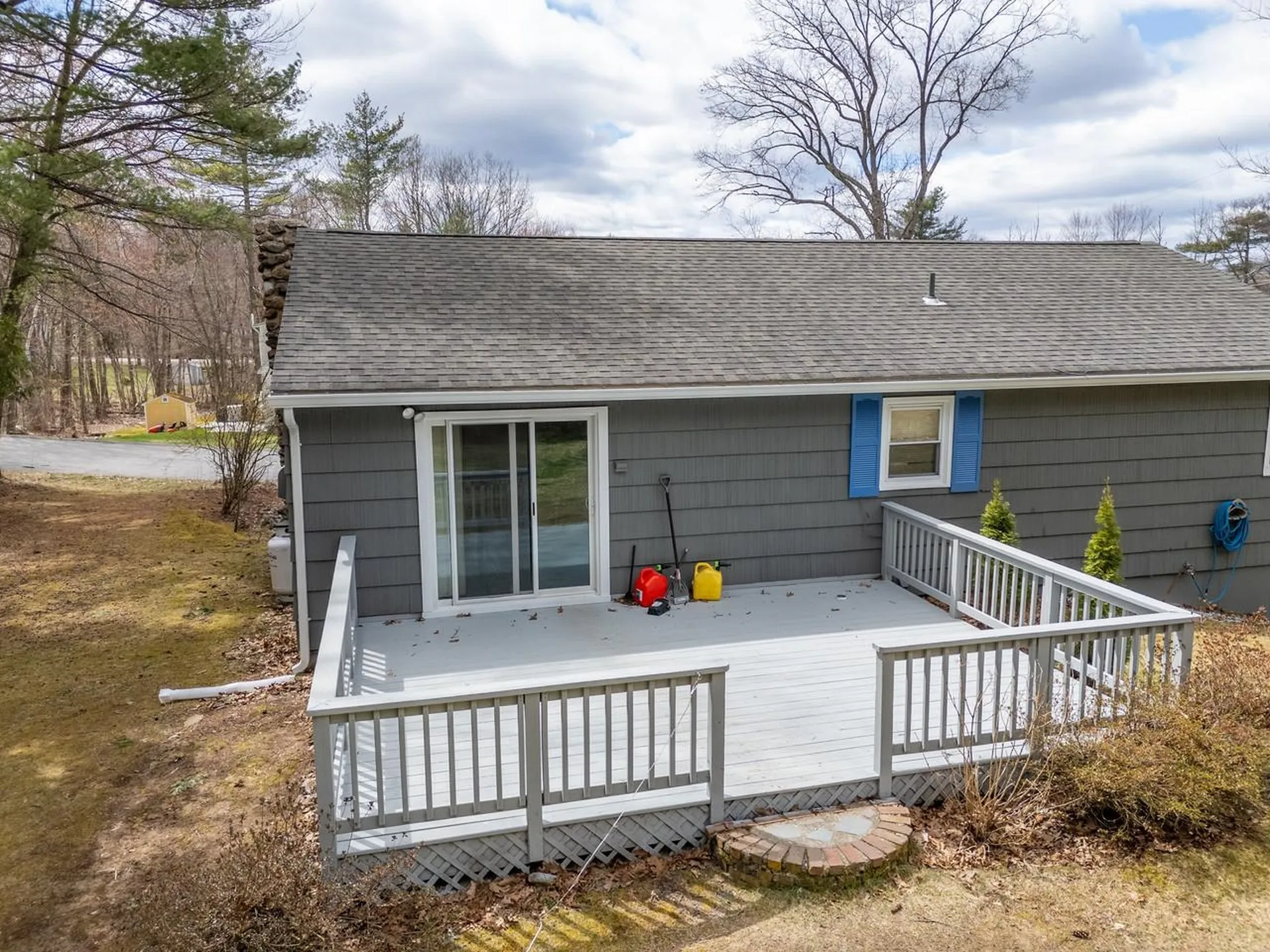 2 Gregoire Street Derry NH 03038