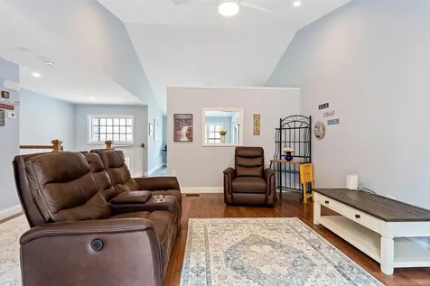 22 Buck Circle Danville NH 03819