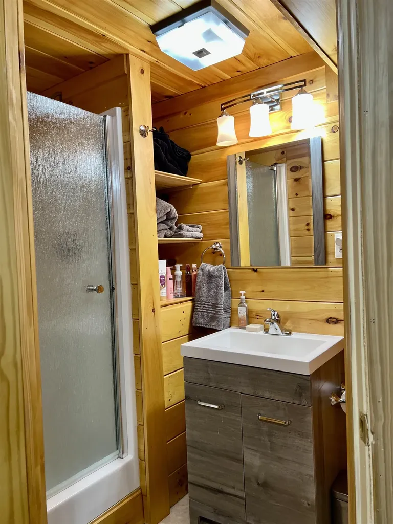 161 Old Post Road Bradford VT 05033