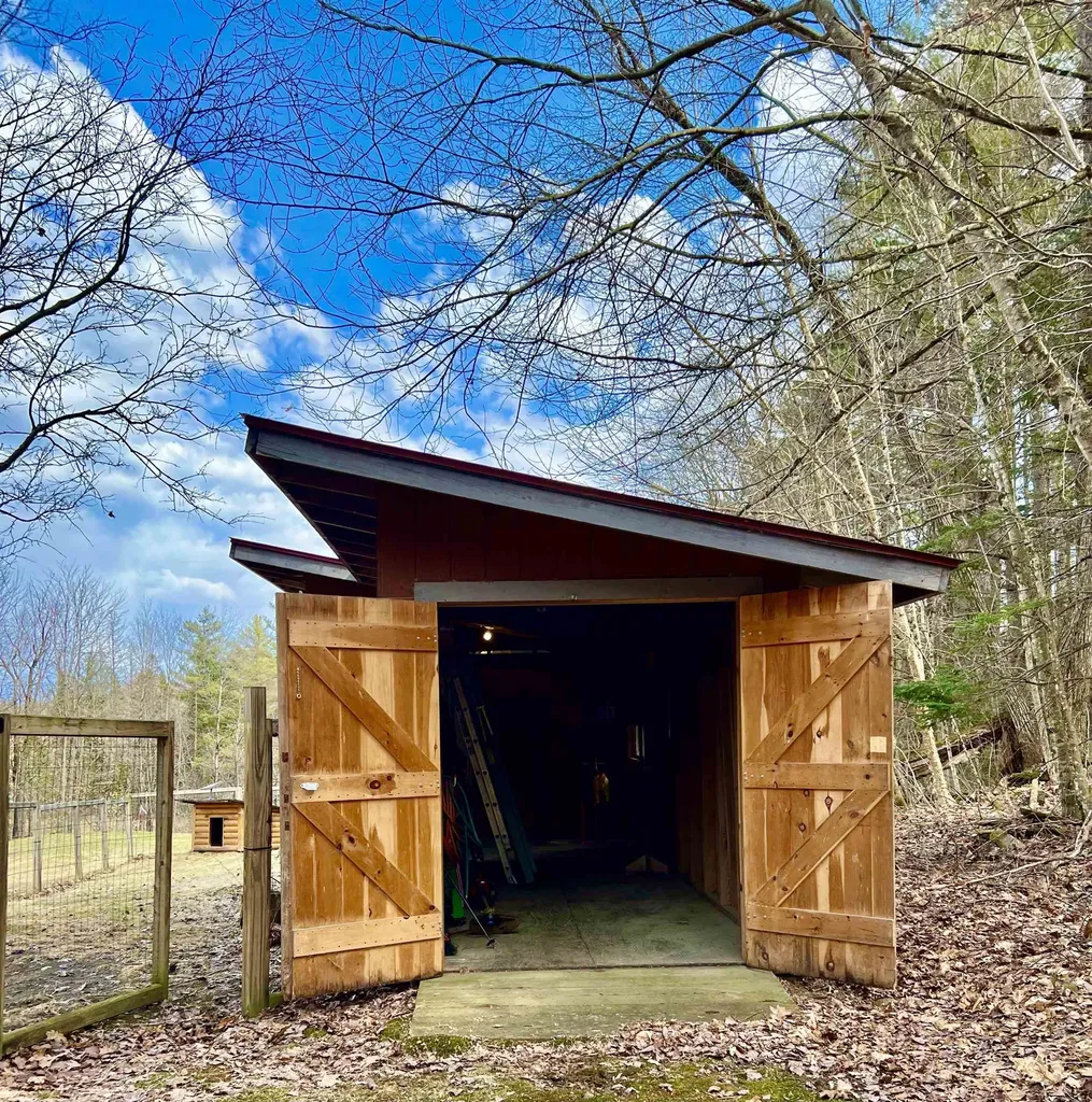 161 Old Post Road Bradford VT 05033