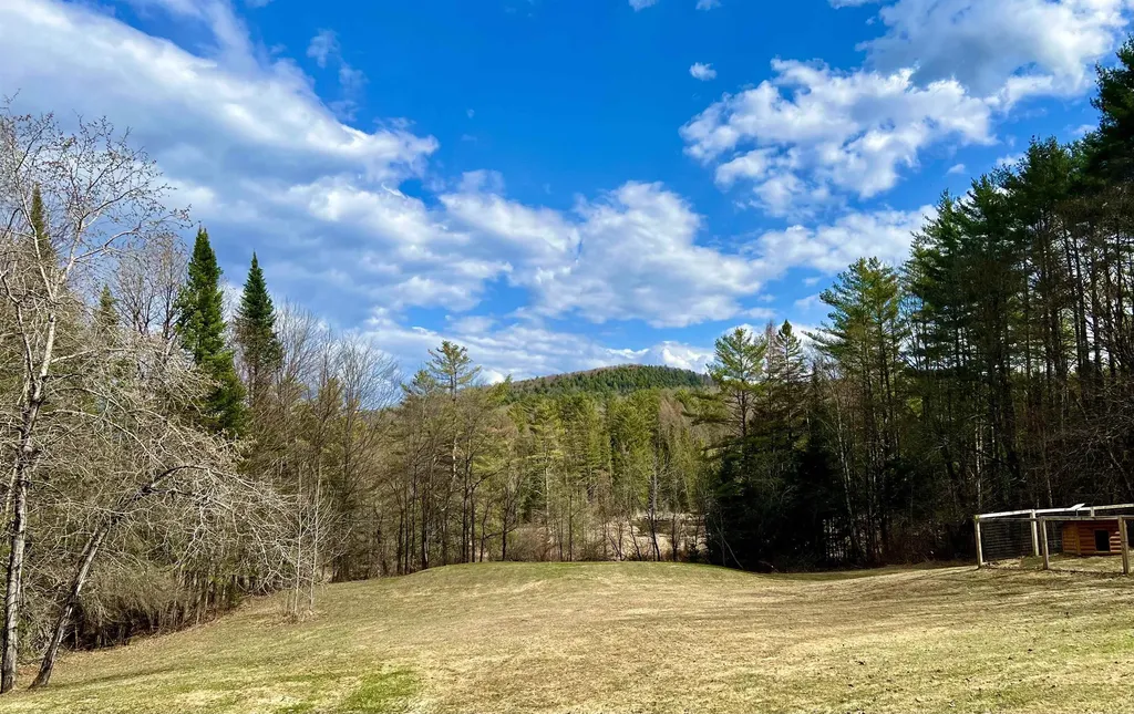 161 Old Post Road Bradford VT 05033