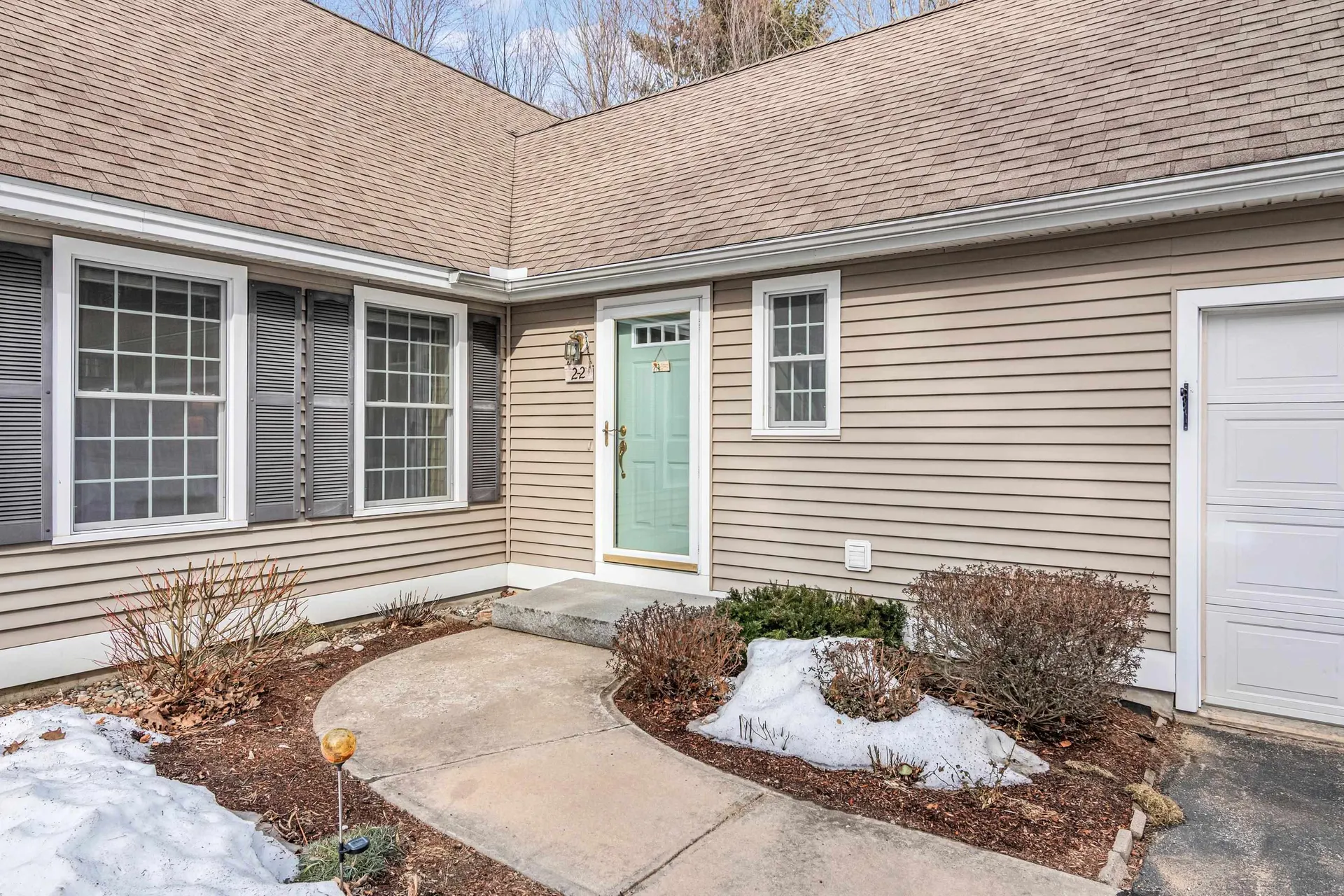 2-2 Risloves Way Fremont NH 03044