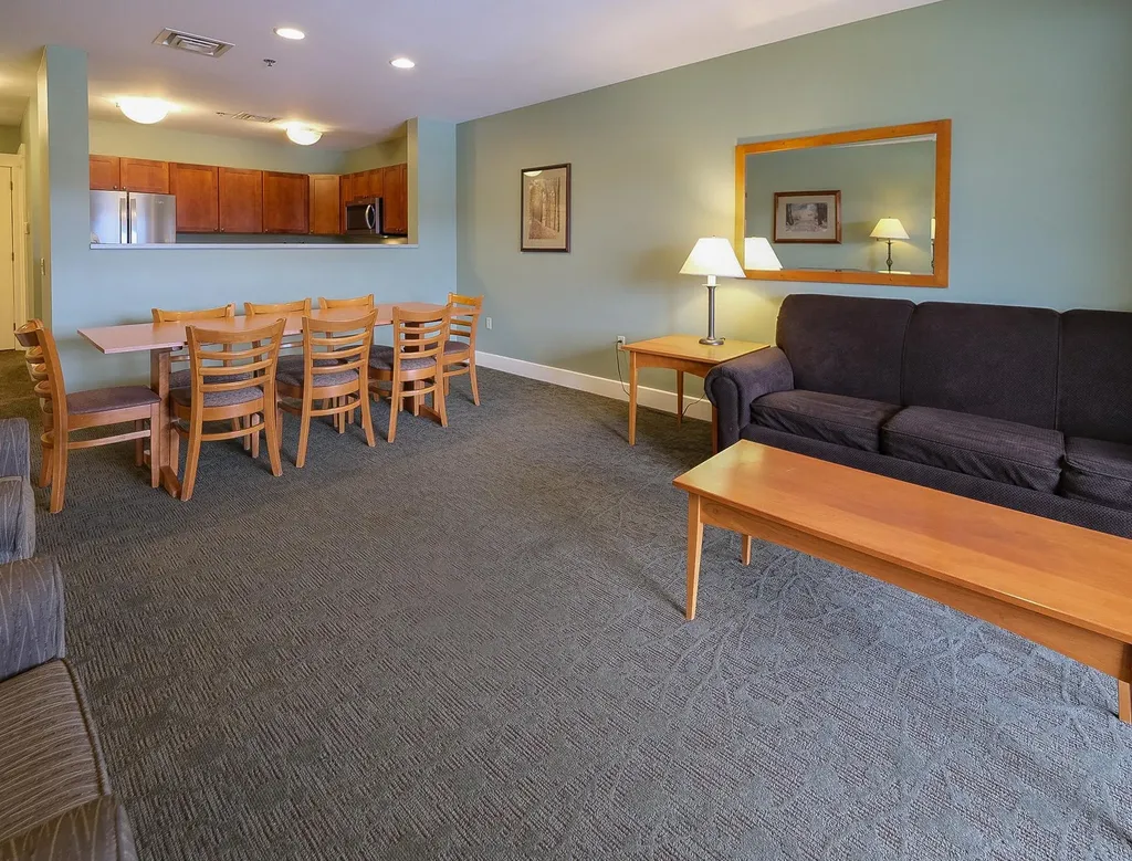 342/344 Qiv Jackson Gore Inn Ludlow VT 05149