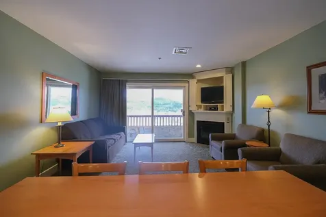 342/344 Qiv Jackson Gore Inn Ludlow VT 05149