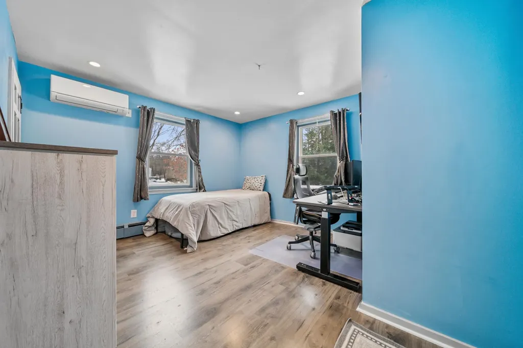 25 Caron Road Bedford NH 03110