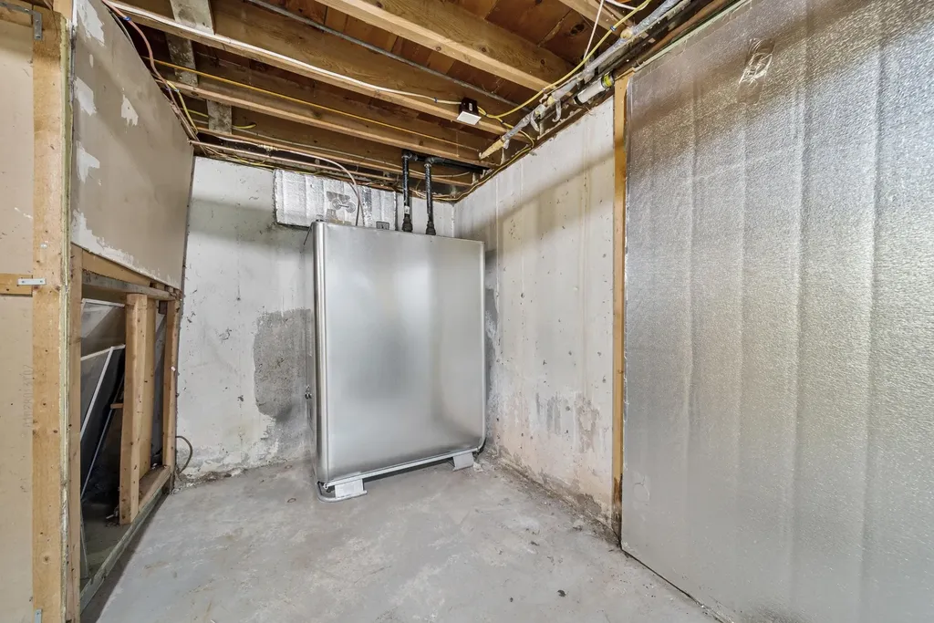 25 Caron Road Bedford NH 03110