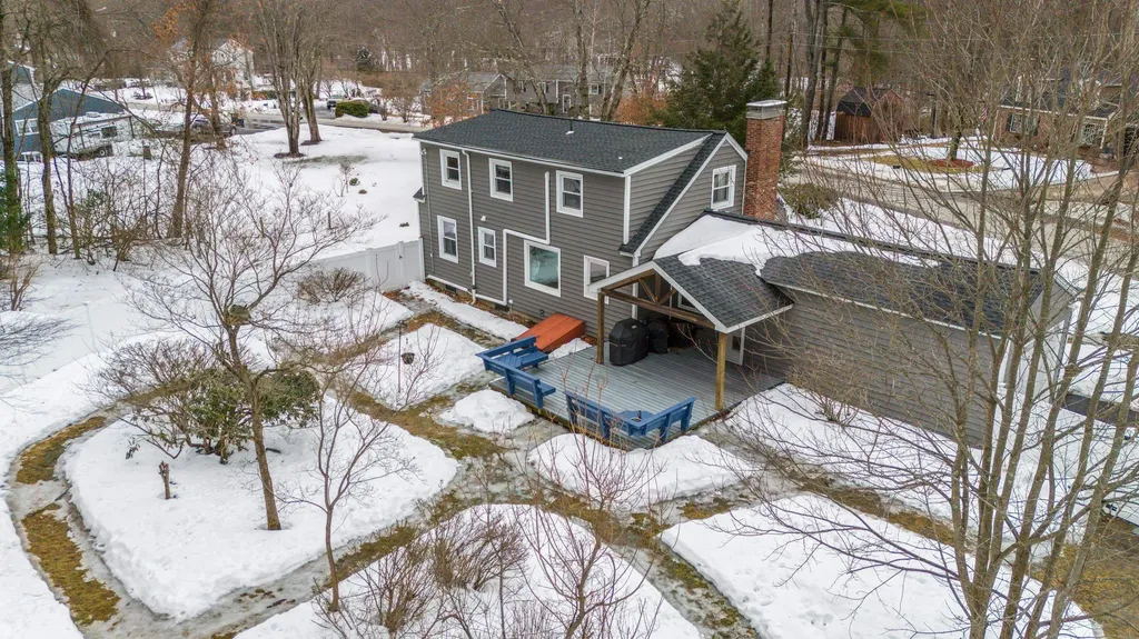 25 Caron Road Bedford NH 03110