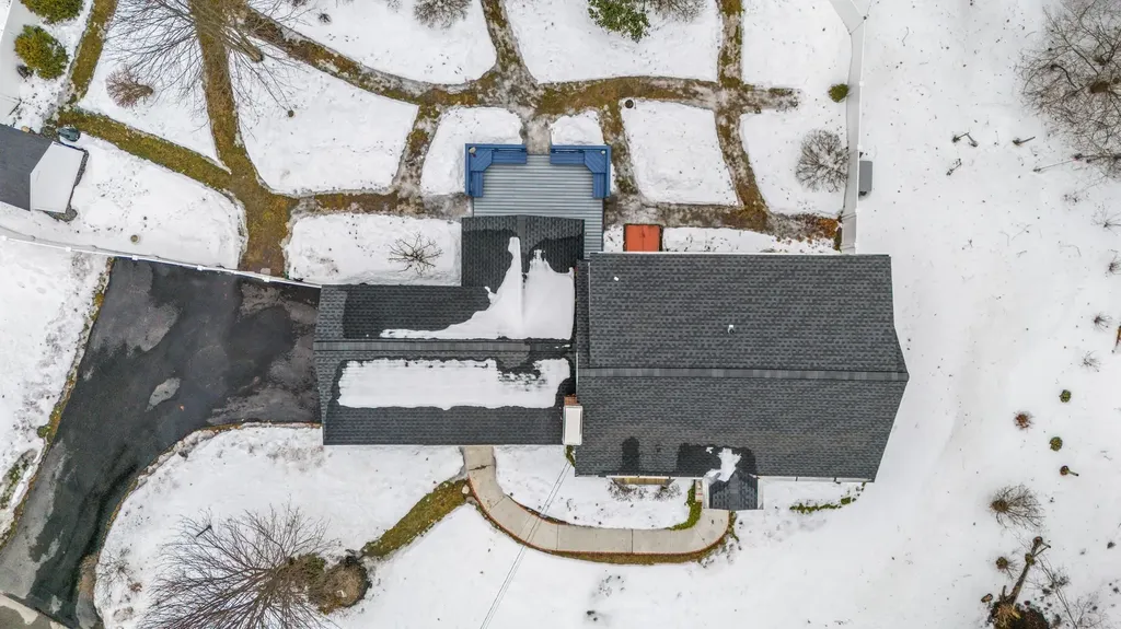 25 Caron Road Bedford NH 03110