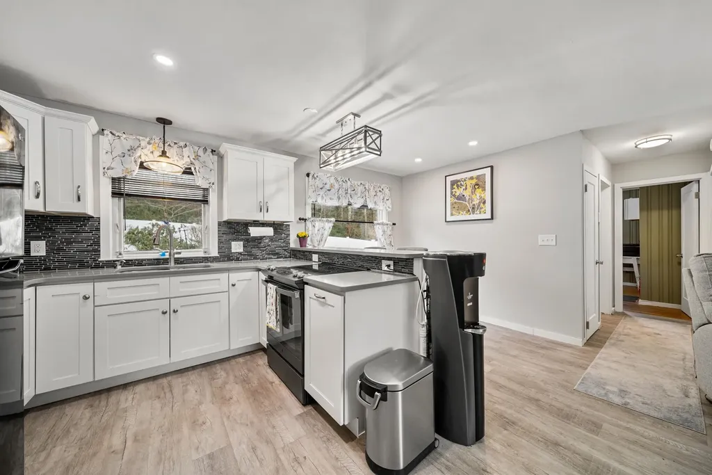 25 Caron Road Bedford NH 03110